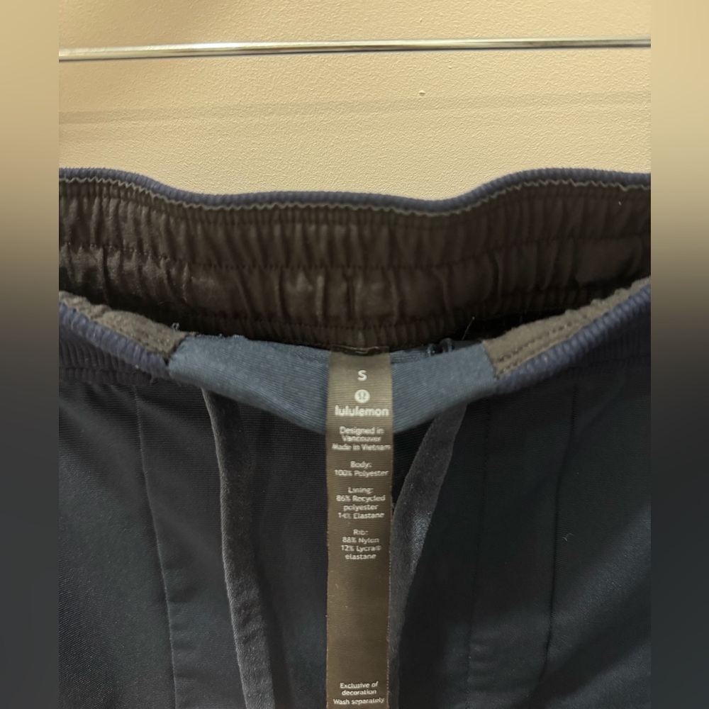 Lululemon Men's Joggers - Picture 3 of 4